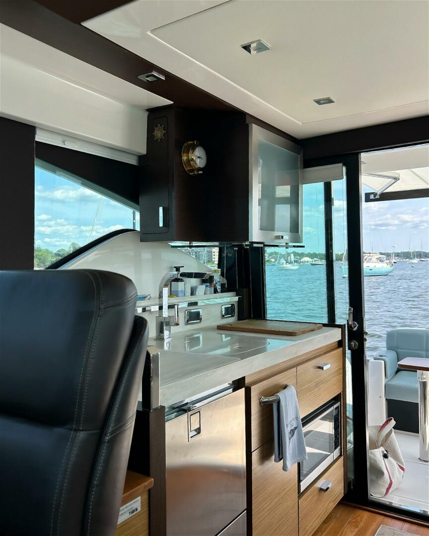 Tiara Yachts-C39 Coupe 2017-Silver Lining Bristol-Rhode Island-United States-5821697 | Thumbnail