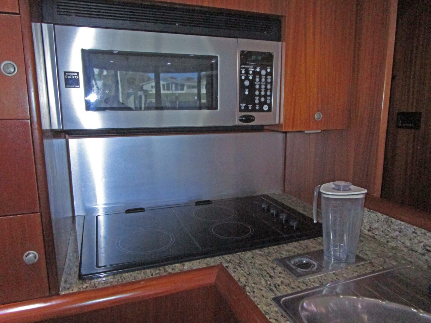 Striker-62 Convertible 1989-ELSKA  Boca Raton-Florida-United States-Galley Stove And Microwave-5830708 | Thumbnail
