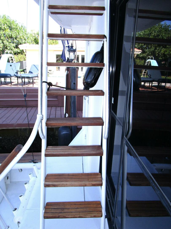 Striker-62 Convertible 1989-ELSKA  Boca Raton-Florida-United States-Steps To Flybridge-5831514