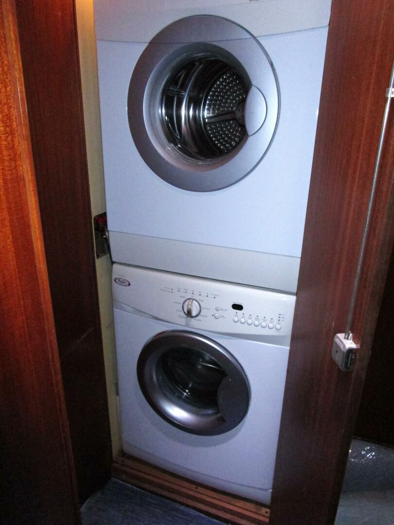 Striker-62 Convertible 1989-ELSKA  Boca Raton-Florida-United States-Companionway Laundry-5831506 | Thumbnail