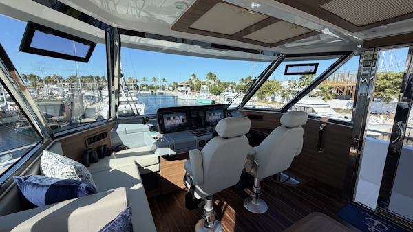 Aquila-54 ENCLOSED BRIDGE 2025 -Pensacola-Florida-United States-5822740