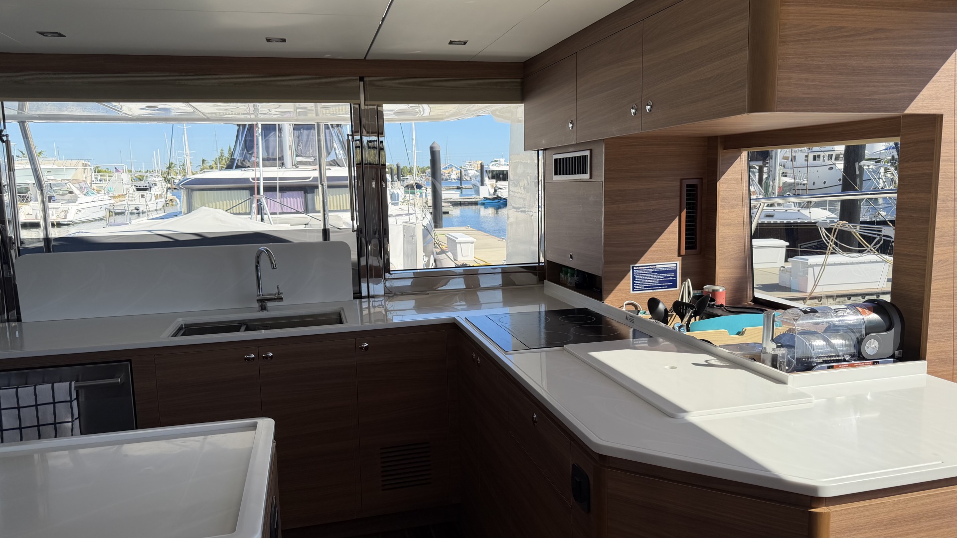 Aquila-54 ENCLOSED BRIDGE 2025 -Pensacola-Florida-United States-5822694 | Thumbnail