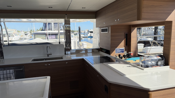 Aquila-54 ENCLOSED BRIDGE 2025 -Pensacola-Florida-United States-5822694