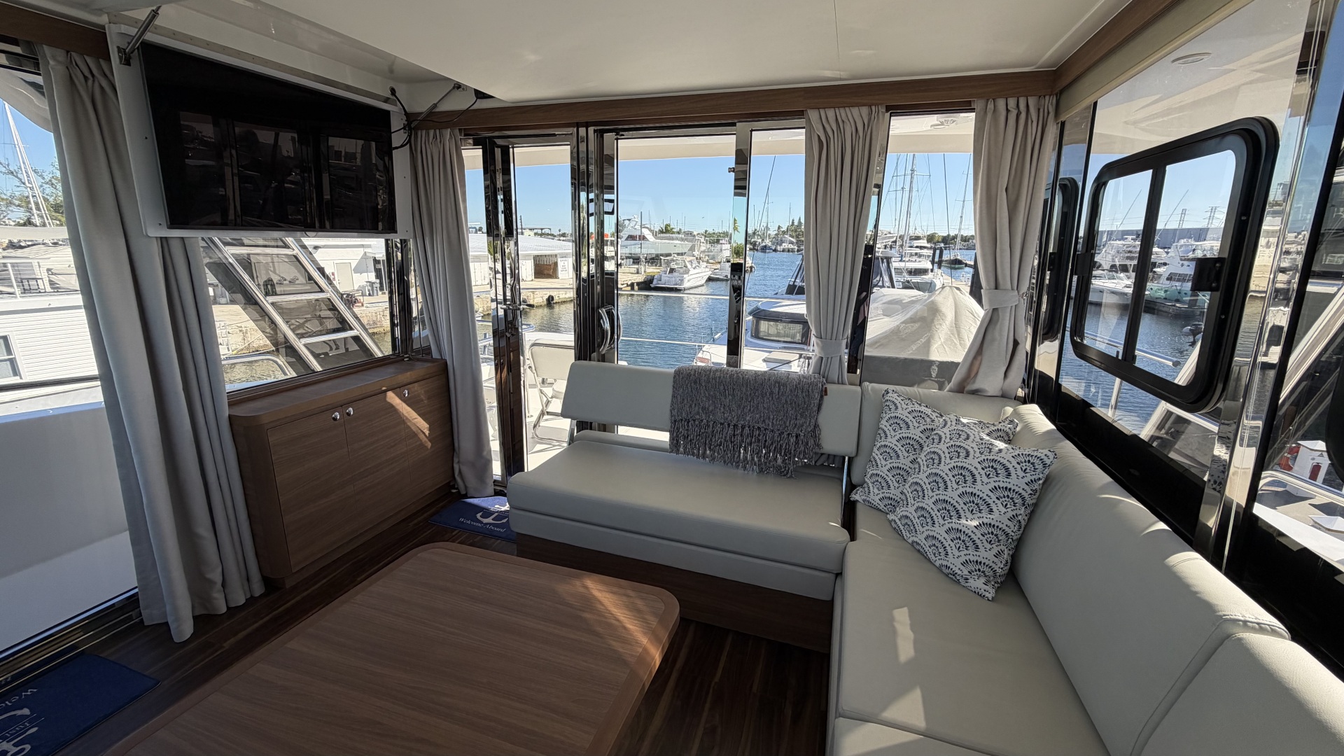 Aquila-54 ENCLOSED BRIDGE 2025 -Pensacola-Florida-United States-5822737 | Thumbnail