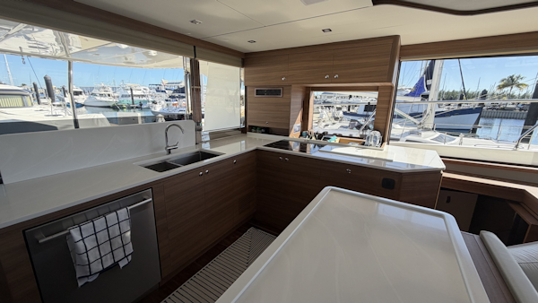 Aquila-54 ENCLOSED BRIDGE 2025 -Pensacola-Florida-United States-5822687