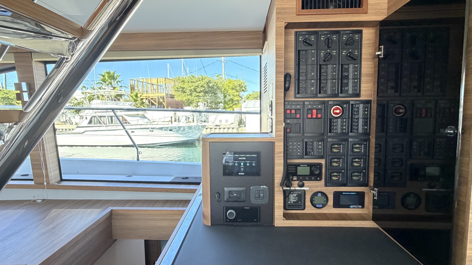 Aquila-54 ENCLOSED BRIDGE 2025 -Pensacola-Florida-United States-5822703 | Thumbnail