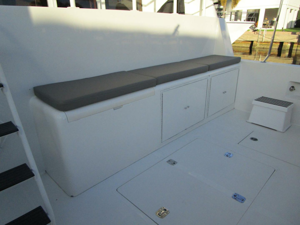 Viking-Cockpit Motor Yacht 1990-LUCKY STARS  Fort Lauderdale-Florida-United States-Cockpit Seating-5864566