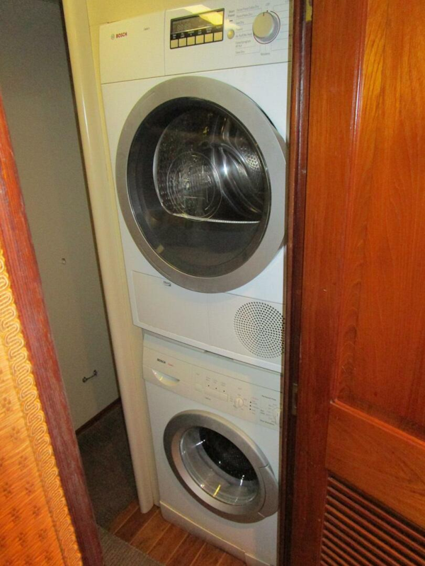 Viking-Cockpit Motor Yacht 1990-LUCKY STARS  Fort Lauderdale-Florida-United States-Lower Master Companionway Laundry-5864537