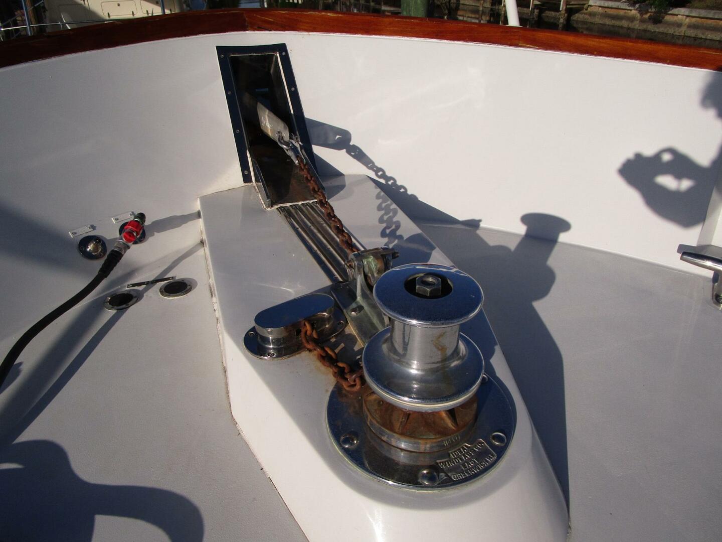 Viking-Cockpit Motor Yacht 1990-LUCKY STARS  Fort Lauderdale-Florida-United States-Windlass Details-5864560 | Thumbnail