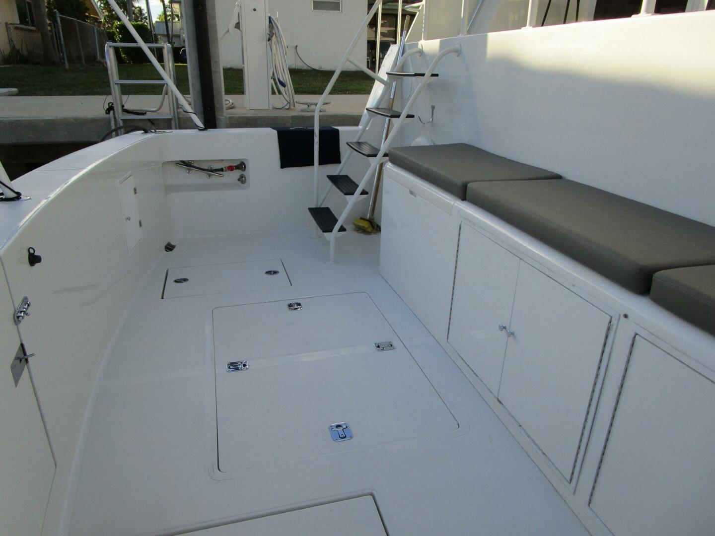 Viking-Cockpit Motor Yacht 1990-LUCKY STARS  Fort Lauderdale-Florida-United States-Cockpit-5864567 | Thumbnail