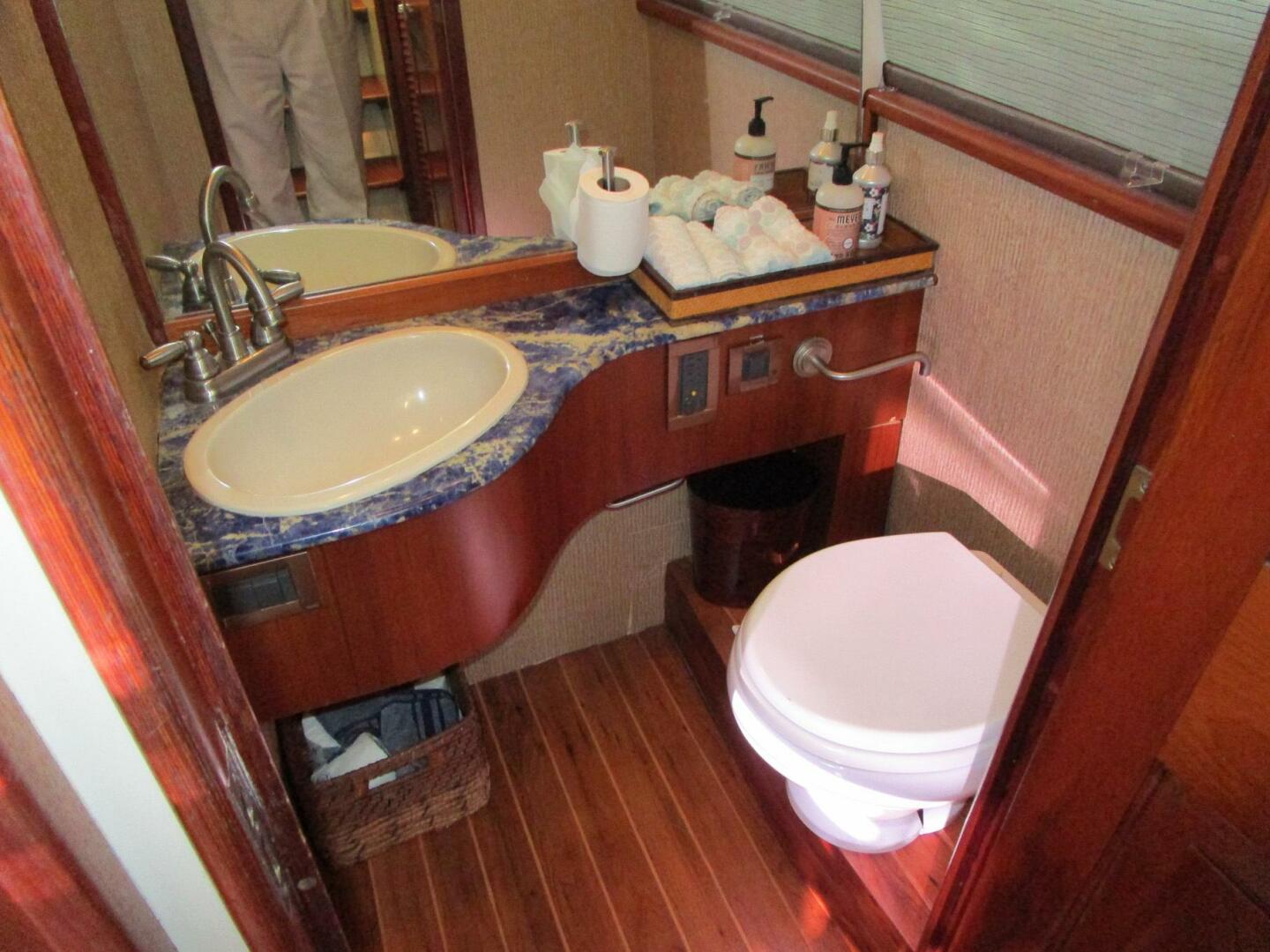 Viking-Cockpit Motor Yacht 1990-LUCKY STARS  Fort Lauderdale-Florida-United States-Salon Area Day Head-5864534 | Thumbnail