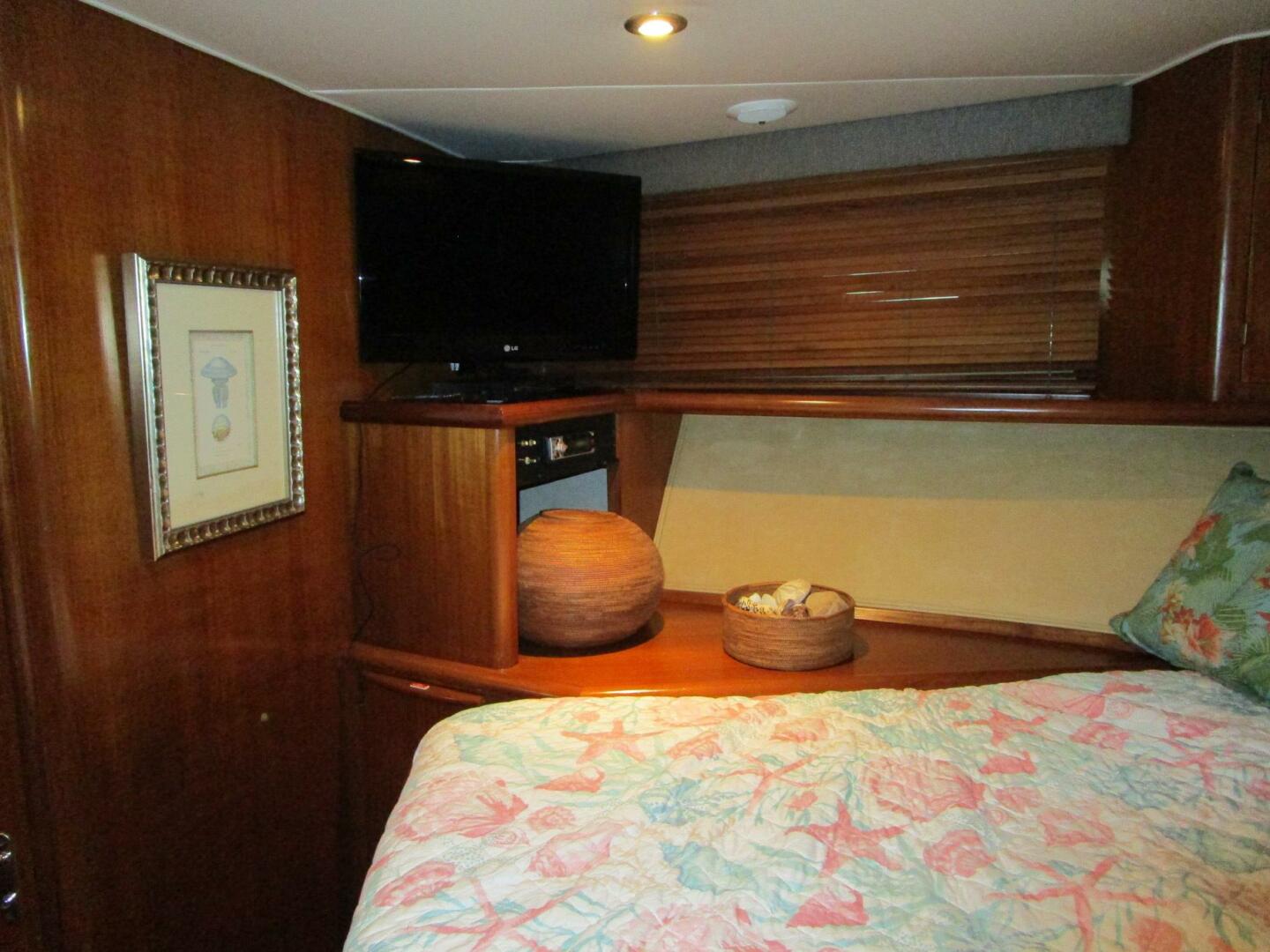 Viking-Cockpit Motor Yacht 1990-LUCKY STARS  Fort Lauderdale-Florida-United States-VIP Looking To Port-5864549 | Thumbnail