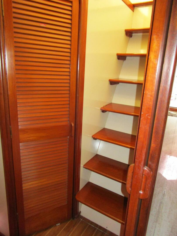 Viking-Cockpit Motor Yacht 1990-LUCKY STARS  Fort Lauderdale-Florida-United States-Salon Steps To Flybridge-5864535
