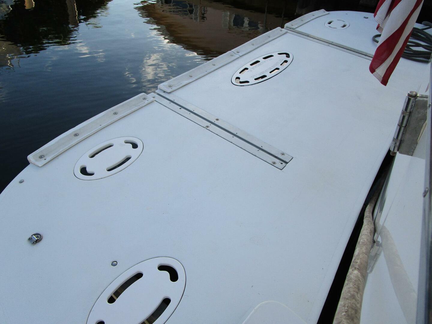 Viking-Cockpit Motor Yacht 1990-LUCKY STARS  Fort Lauderdale-Florida-United States-Hydraulic Swim Platform-5864568 | Thumbnail