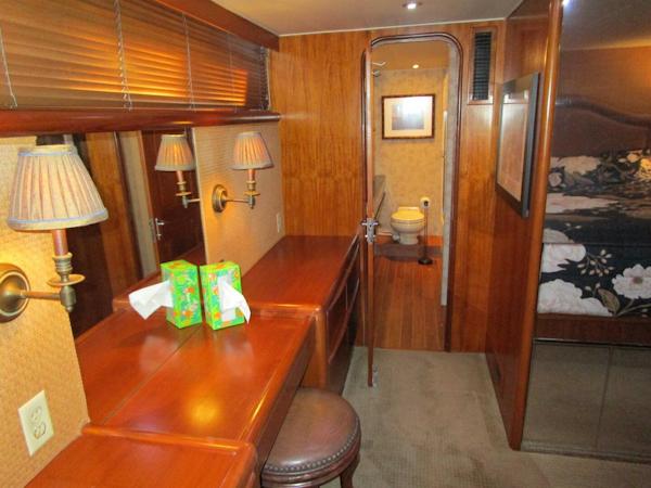 Viking-Cockpit Motor Yacht 1990-LUCKY STARS  Fort Lauderdale-Florida-United States-Master Looking Forward-5864542