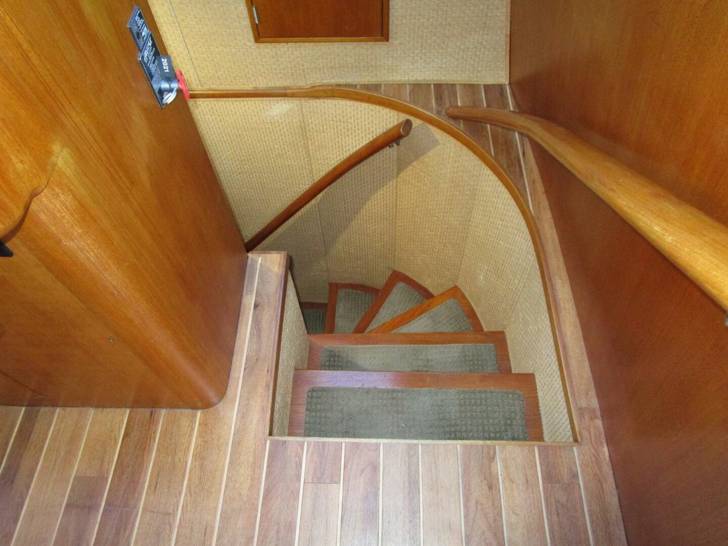Viking-Cockpit Motor Yacht 1990-LUCKY STARS  Fort Lauderdale-Florida-United States-Forward Accommodation Steps-5864546 | Thumbnail