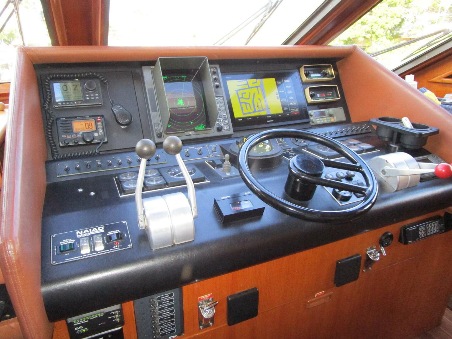 Viking-Cockpit Motor Yacht 1990-LUCKY STARS  Fort Lauderdale-Florida-United States-Pilothouse-5864521 | Thumbnail