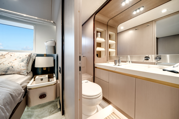 Azimut-60 FLY 2022 -Pompano Beach-Florida-United States-5871280