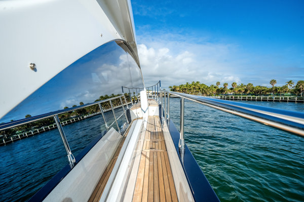 Azimut-60 FLY 2022 -Pompano Beach-Florida-United States-5871310