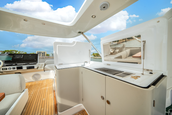 Azimut-60 FLY 2022 -Pompano Beach-Florida-United States-5871317