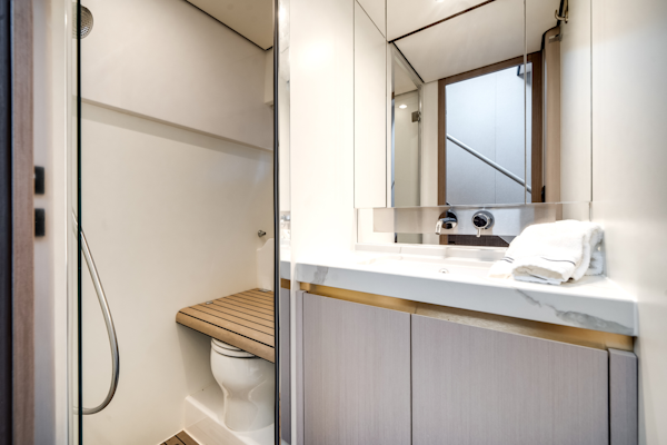 Azimut-60 FLY 2022 -Pompano Beach-Florida-United States-5871285