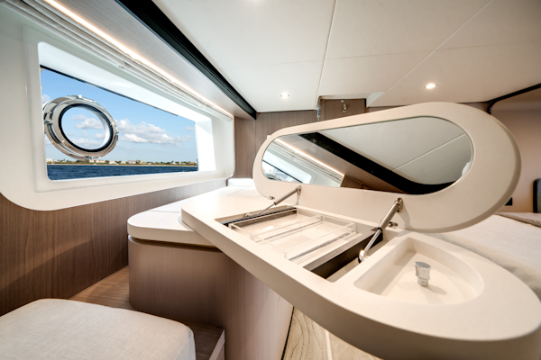 Azimut-60 FLY 2022 -Pompano Beach-Florida-United States-5871275