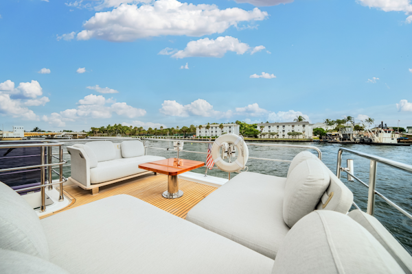 Azimut-60 FLY 2022 -Pompano Beach-Florida-United States-5871315