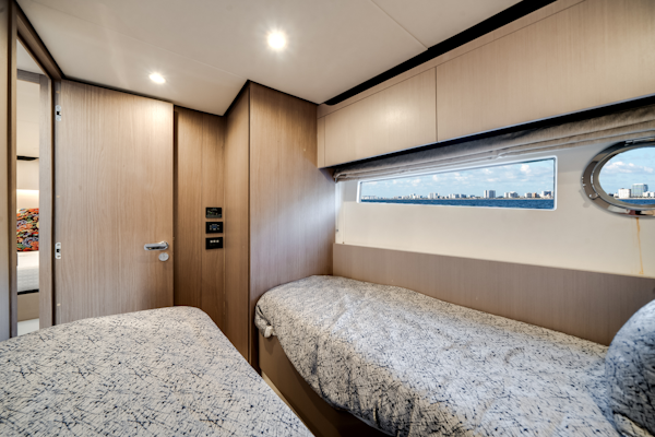 Azimut-60 FLY 2022 -Pompano Beach-Florida-United States-5871270