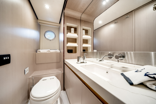 Azimut-60 FLY 2022 -Pompano Beach-Florida-United States-5871282