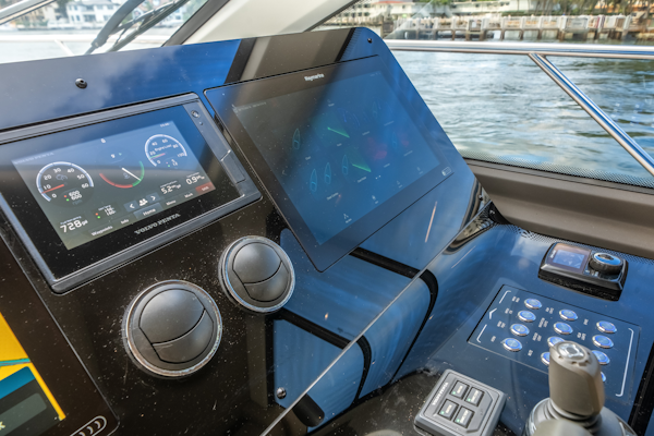 Azimut-60 FLY 2022 -Pompano Beach-Florida-United States-5871306