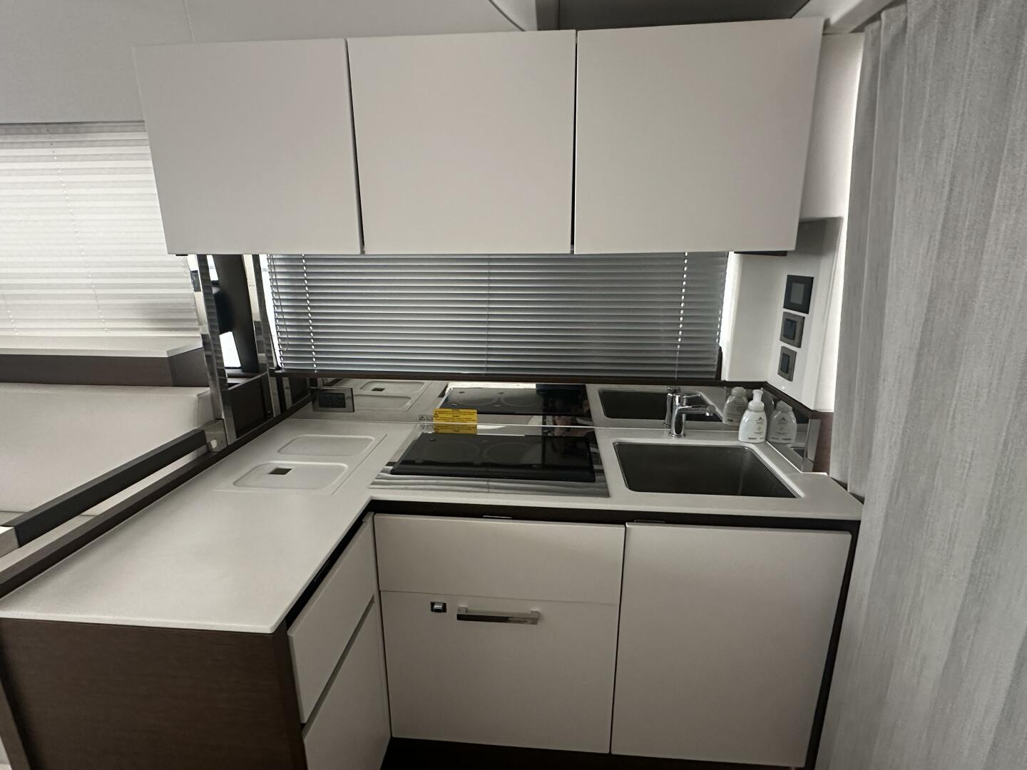 Prestige-460S 2020-World Wide Bristol-Rhode Island-United States-5828204 | Thumbnail