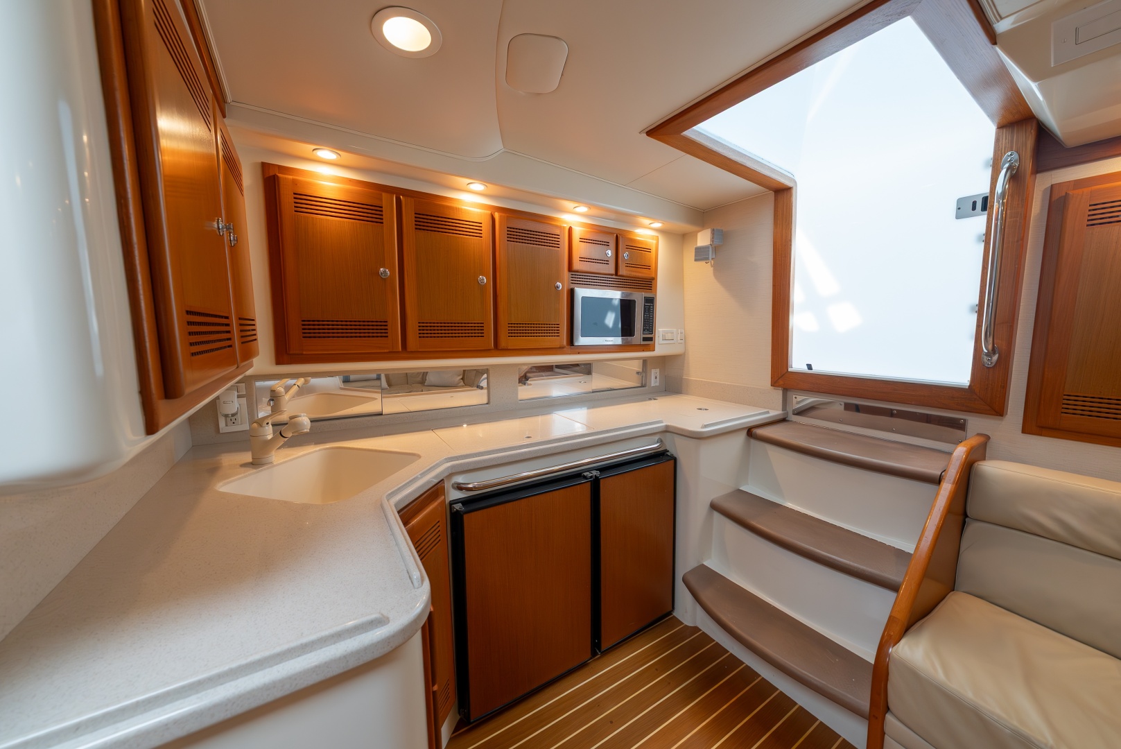 Cabo-45 Express 2002-EMMA Wickford-Rhode Island-United States-6223402 | Thumbnail