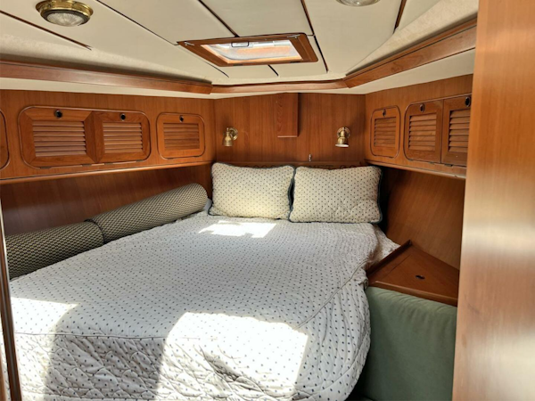 Hylas-51 1992-CHACARA Portsmouth-Rhode Island-United States-Fwd Stateroom-5835338