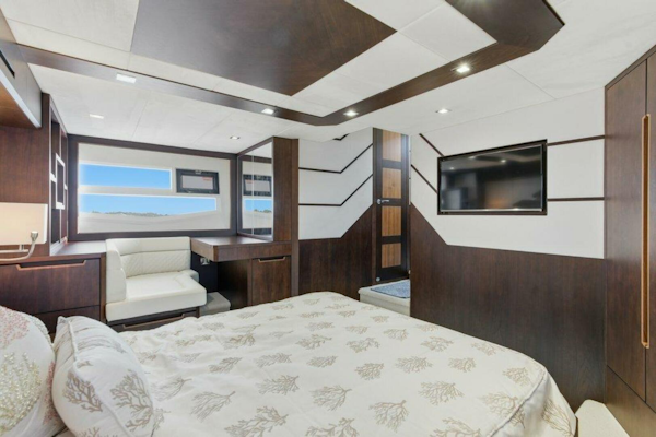 Galeon-560 Sky 2017-Nuckingfuts III Stuart-Florida-United States-Galeon 58 560 Sky Nuckingfuts Master Stateroom-5837719