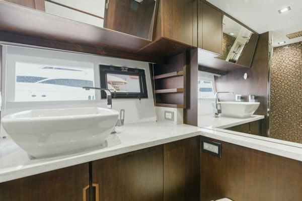 Galeon-560 Sky 2017-Nuckingfuts III Stuart-Florida-United States-Galeon 58 560 Sky Nuckingfuts Master Head-5837727