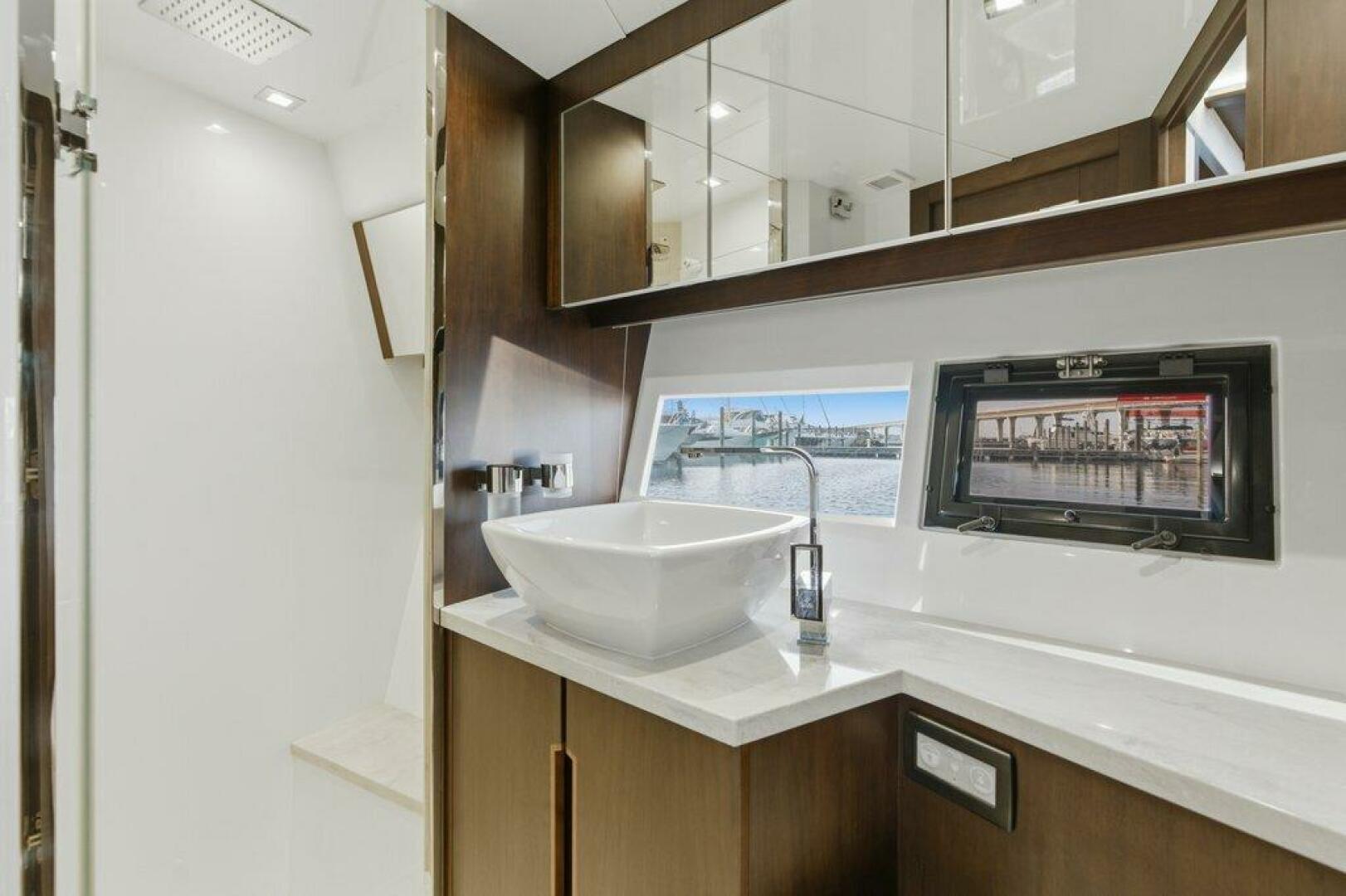 Galeon-560 Sky 2017-Nuckingfuts III Stuart-Florida-United States-Galeon 58 560 Sky Nuckingfuts Head-5837730 | Thumbnail
