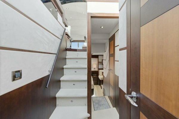 Galeon-560 Sky 2017-Nuckingfuts III Stuart-Florida-United States-Galeon 58 560 Sky Nuckingfuts Companionway-5837716