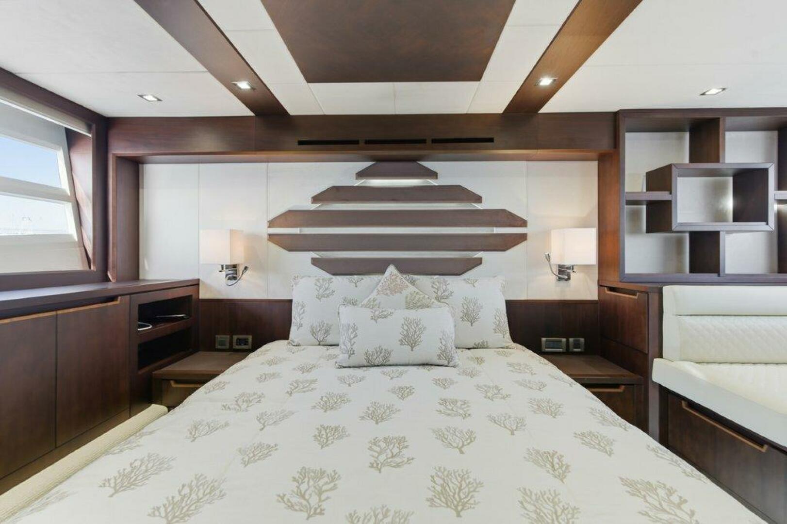 Galeon-560 Sky 2017-Nuckingfuts III Stuart-Florida-United States-Galeon 58 560 Sky Nuckingfuts Master Stateroom-5837724 | Thumbnail