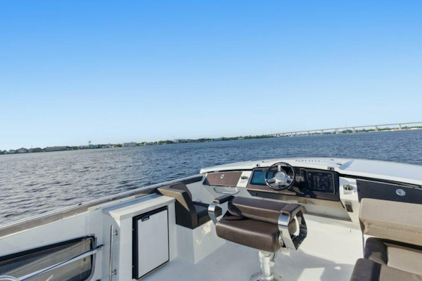 Galeon-560 Sky 2017-Nuckingfuts III Stuart-Florida-United States-Galeon 58 560 Sky Nuckingfuts Sky Bridge-5837736