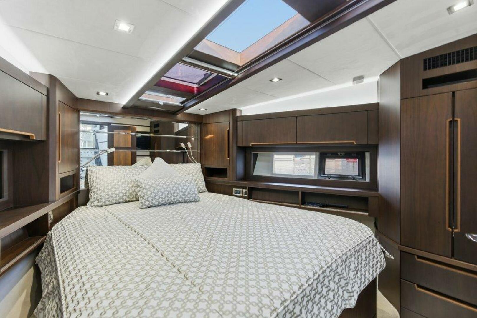 Galeon-560 Sky 2017-Nuckingfuts III Stuart-Florida-United States-Galeon 58 560 Sky Nuckingfuts VIP Stateroom-5837731 | Thumbnail