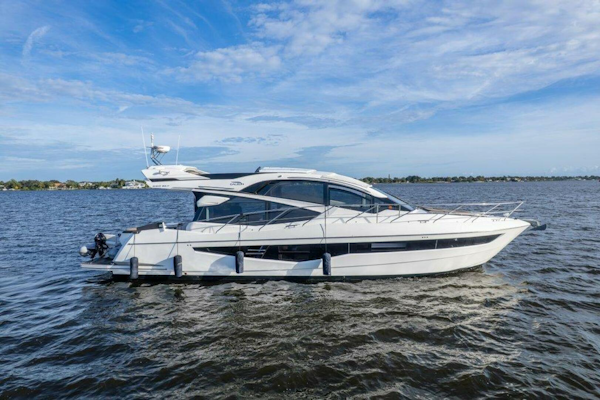 Galeon-560 Sky 2017-Nuckingfuts III Stuart-Florida-United States-Galeon 58 560 Sky Nuckingfuts Starboard Profile-5837308