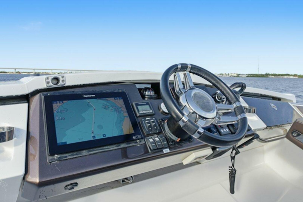 Galeon-560 Sky 2017-Nuckingfuts III Stuart-Florida-United States-Galeon 58 560 Sky Nuckingfuts Sky Bridge-5837737