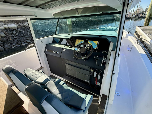 Axopar-37 Cross Cabin 2023-Boatox Norwalk-Connecticut-United States-5837286