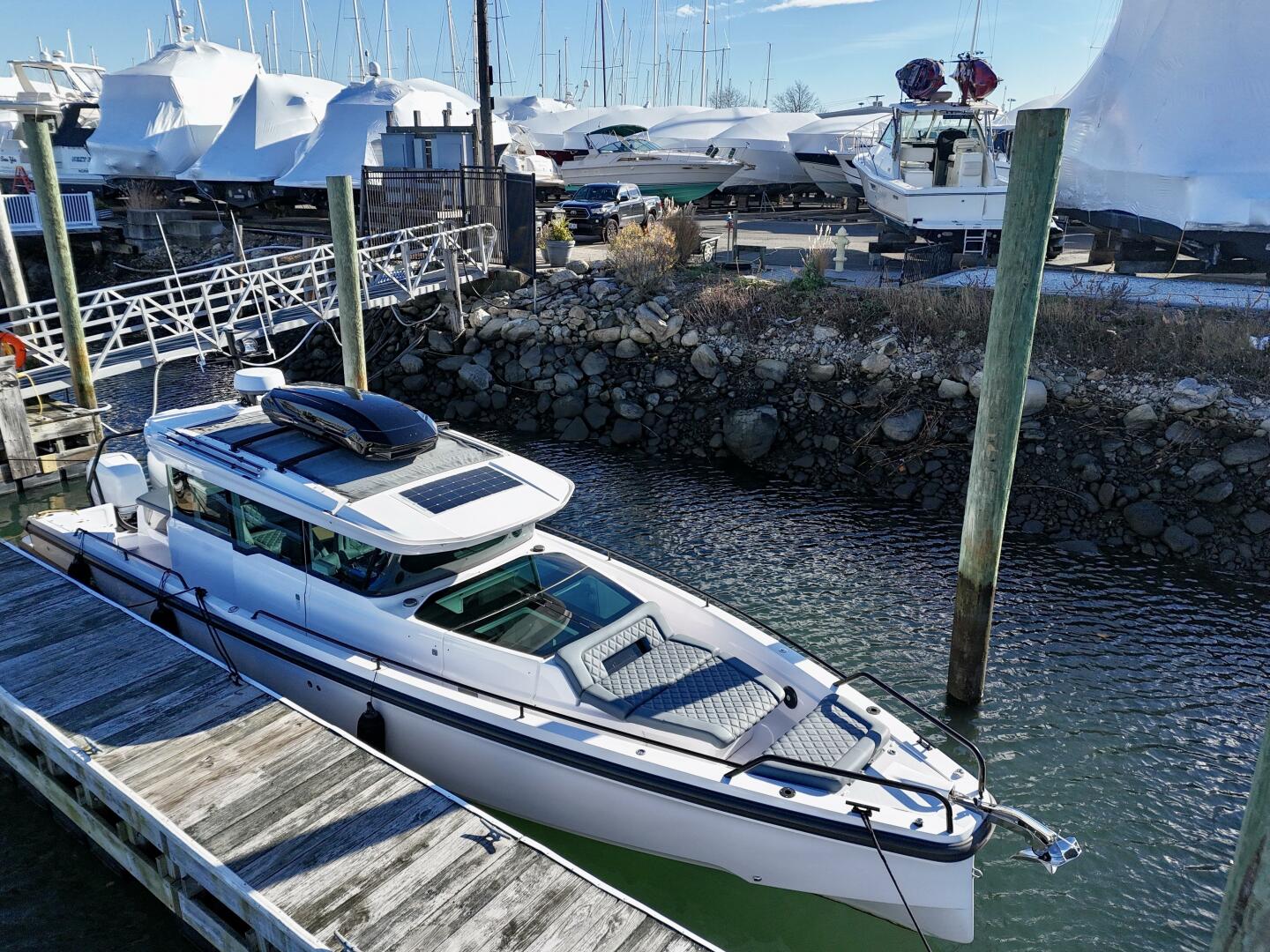 Axopar-37 Cross Cabin 2023-Boatox Norwalk-Connecticut-United States-5837253 | Thumbnail