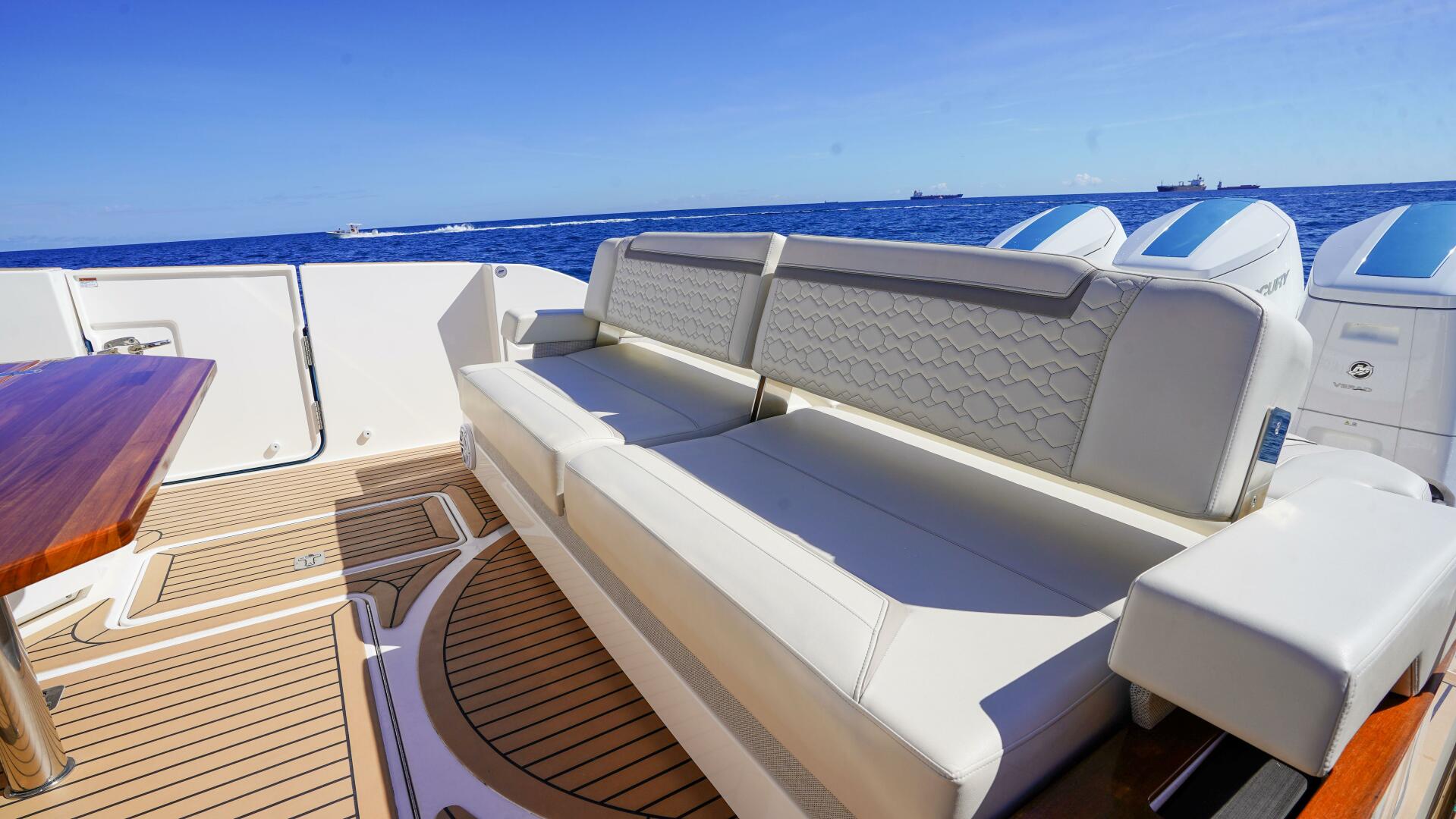 Tiara Yachts-48 LS 2024-Rais N Cain Fort Lauderdale-Florida-United States-5837577 | Thumbnail