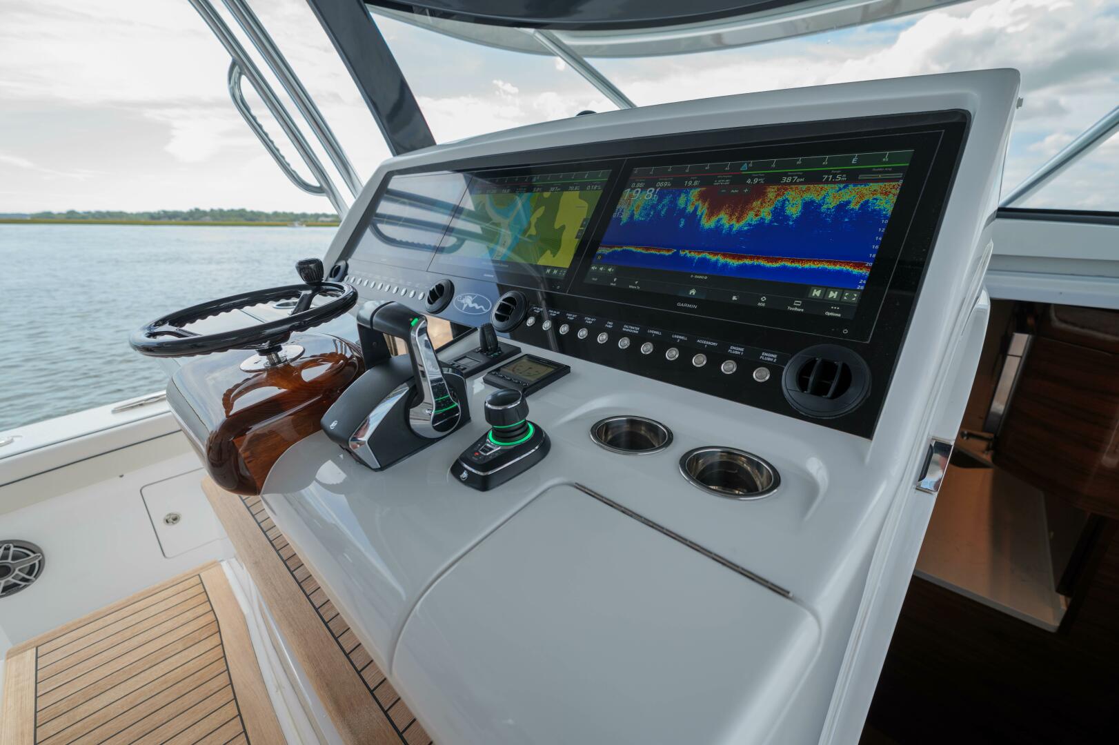 Valhalla Boatworks-V-55 2024-LUCKY 24 IV Fort Lauderdale-Florida-United States-Valhalla 55  Lucky 24 IV  Helm Station Electronics -5839127 | Thumbnail
