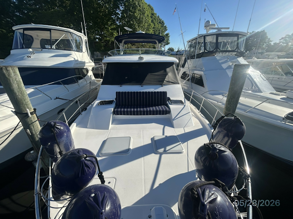 Bayliner-4788 1998-Camelot Old Saybrook-Connecticut-United States-47 Bayliner foredeck aft-6300387