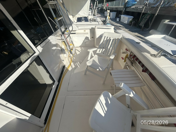 Bayliner-4788 1998-Camelot Old Saybrook-Connecticut-United States-47 Bayliner aftdeck starboard-6300365
