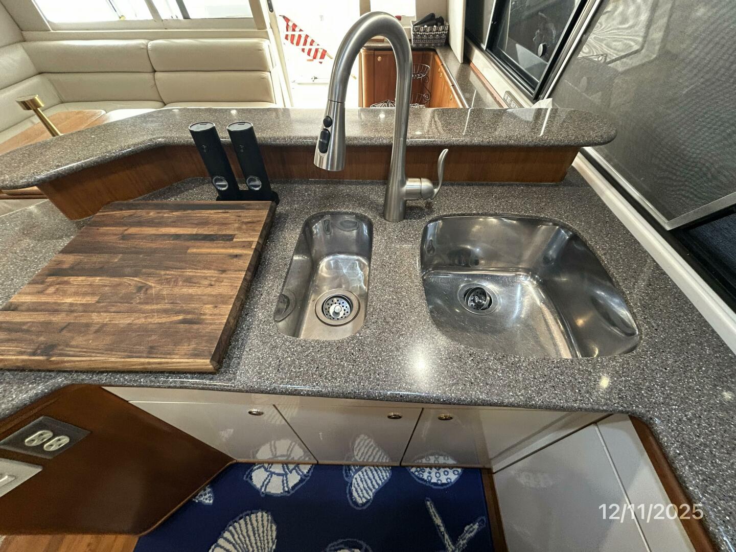 Bayliner-4788 1998-Camelot Old Saybrook-Connecticut-United States-47 Bayliner galley sinks-5852231 | Thumbnail
