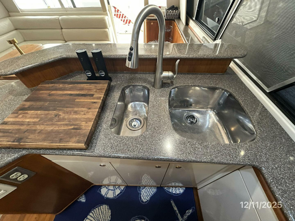 Bayliner-4788 1998-Camelot Old Saybrook-Connecticut-United States-47 Bayliner galley sinks-5852231